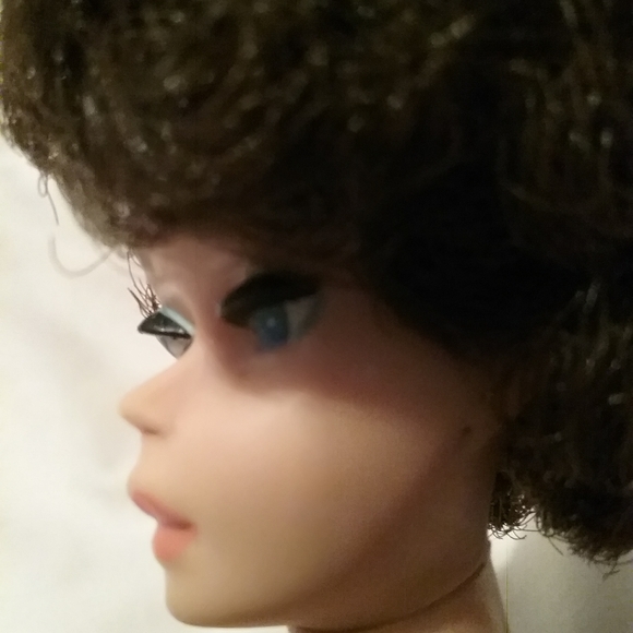 1959 Brunette Bubble Cut Barbie - Picture 11 of 13